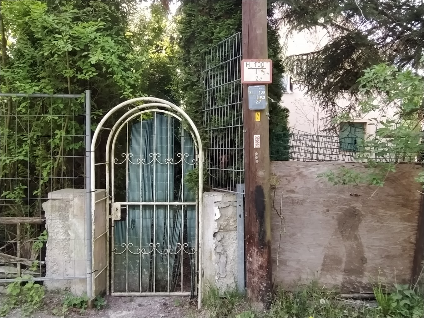 Gartentür in der Feldbahnstraße