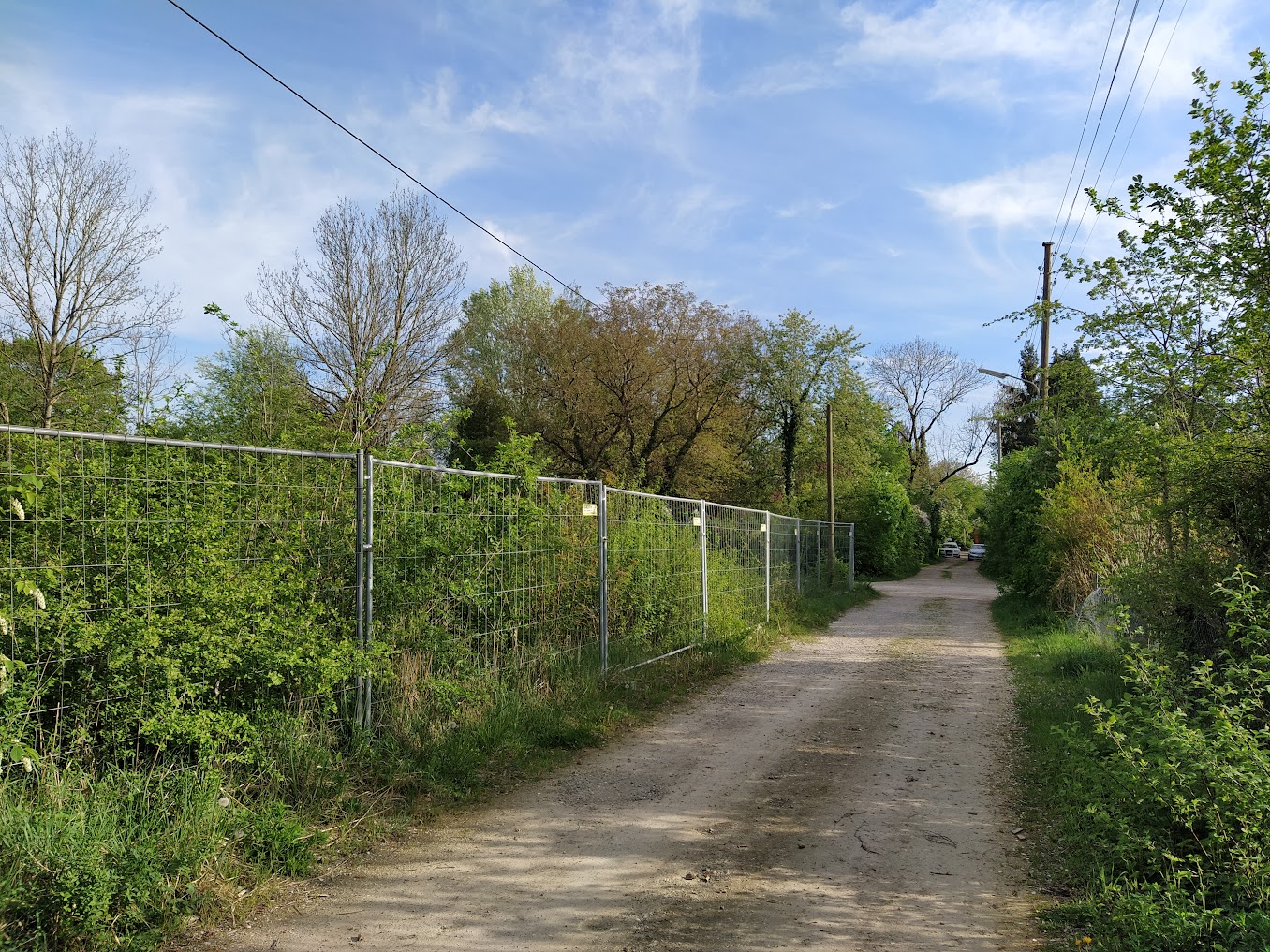 Rehstraße nach Süden mit Bauzaun